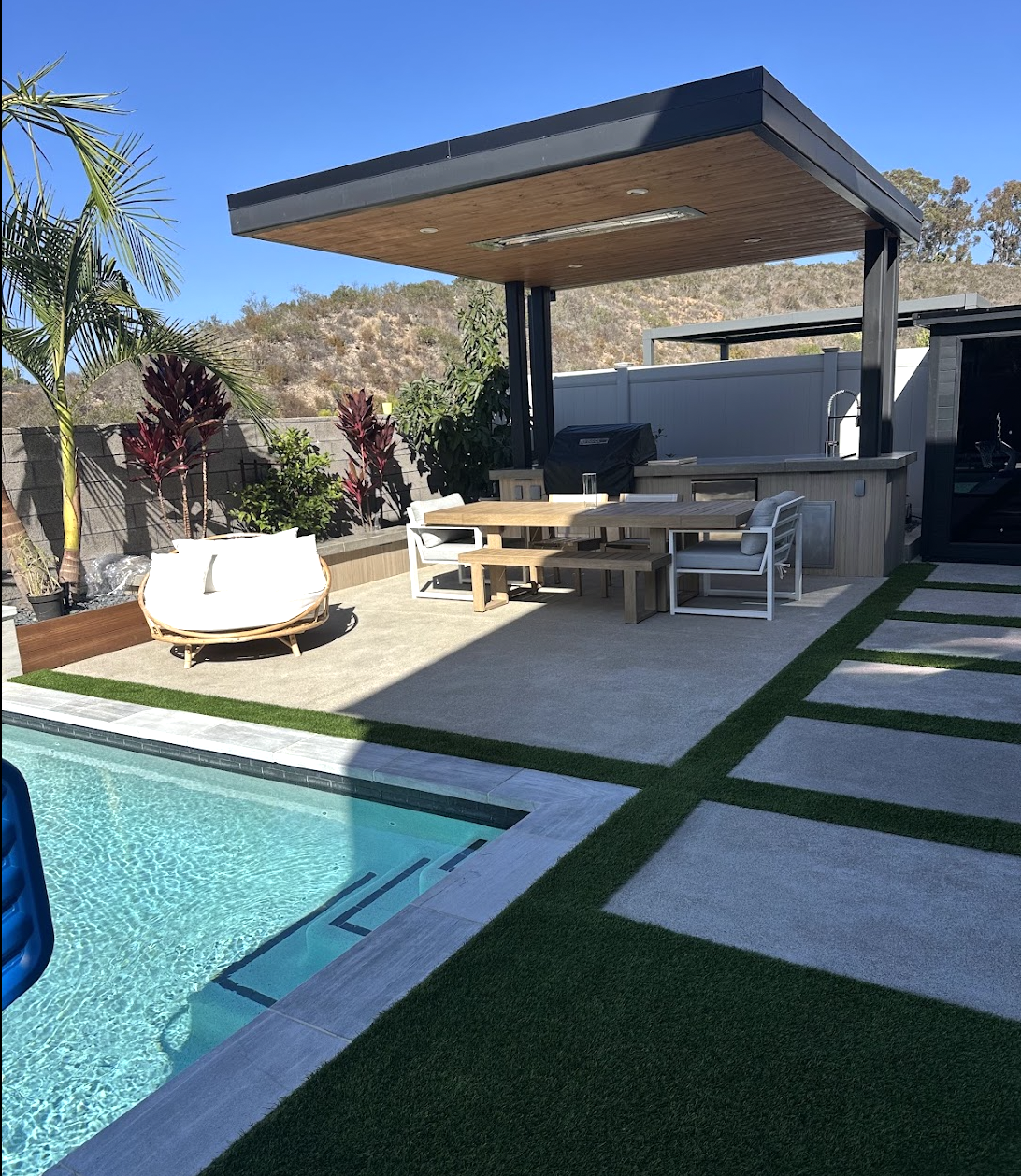 Clean outdoor entertaining area ready for guests in San Diego